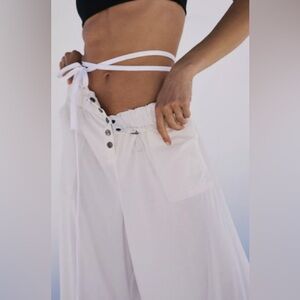 NWOT FP Movement Wide leg Spacial pants size medium